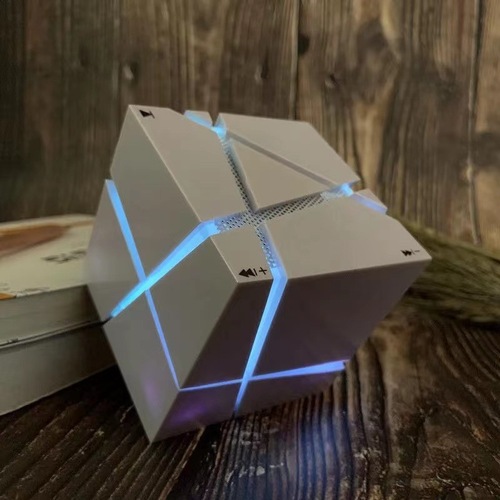 Qone Rubik's Cube Bluetooth Speaker Creative Colorful Light Mobile Phone Subwoofer Mini Wireless Card Small Audio Gift