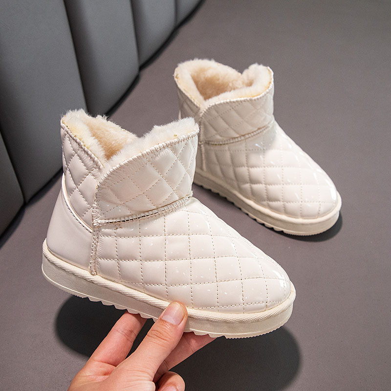 Botas de nieve para niñas Botas de algodón grueso forradas de lana para niños 2022 invierno Nuevas botas cortas impermeables para niños zapatos de algodón para bebés moda
