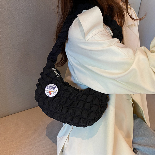 This year's popular small bags for women in autumn new fashion pleated single shoulder crossbody bag student portable armpit bag