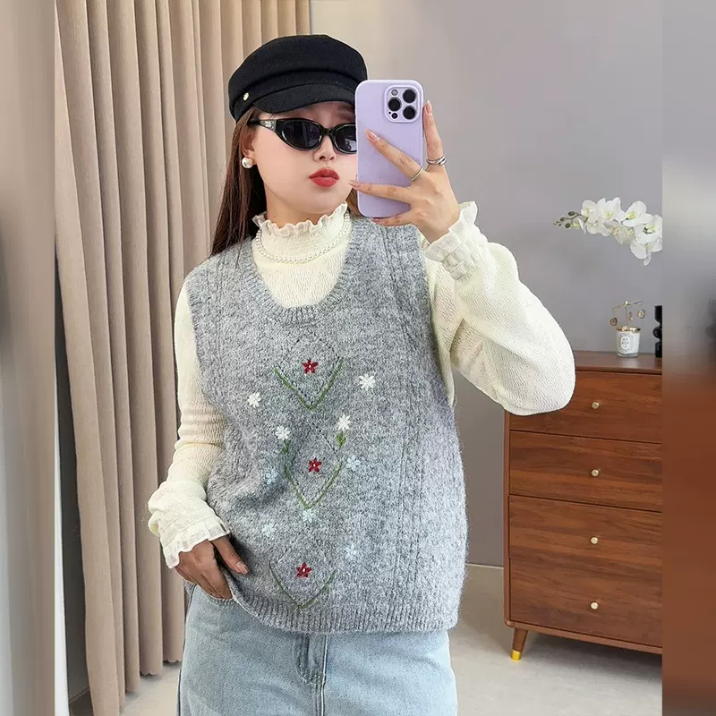 双天2025年秋季新款大码女装胖mm菱格花朵针织背心F535