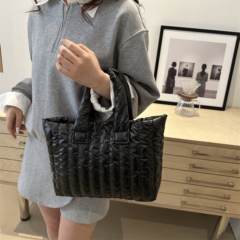 2024 nuevo bolso de mujer bolso de estilo extranjero bolso de nicho de moda bolso de algodón de gran capacidad bolso a rayas