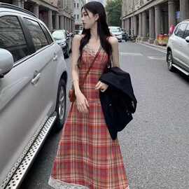 跨境长裙女2026夏新款蕾丝V领修身高腰茶歇法式格子吊带连衣裙女