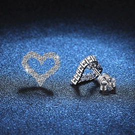 项链;耳钉;戒指