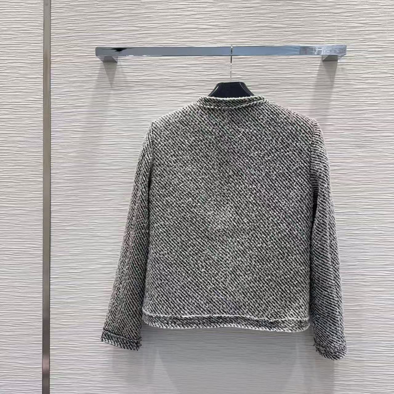 Nanyou Women's 25 Winter New Style Fashionable Tassel Round Neck Pocket Small Fragrance Tweed Short Jacket