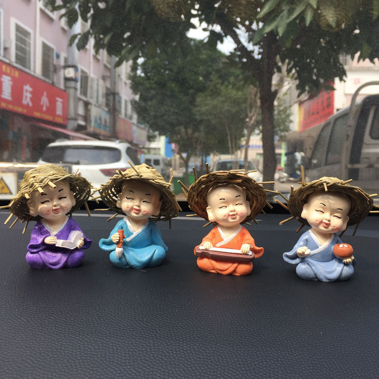 汽车摆件车载创意四不小和尚草帽款中控台车内饰品车上花草装饰
