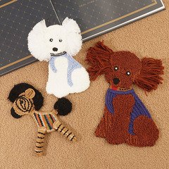 ハイエンド刺繍はファッションのぬいぐるみを貼ります。