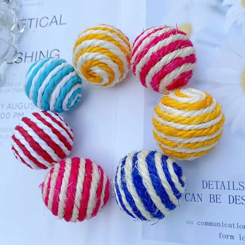 Wholesale pet supplies Amazon 4cm sisal ball with sound interactive funny cat ball scratch-resistant cat toy ball