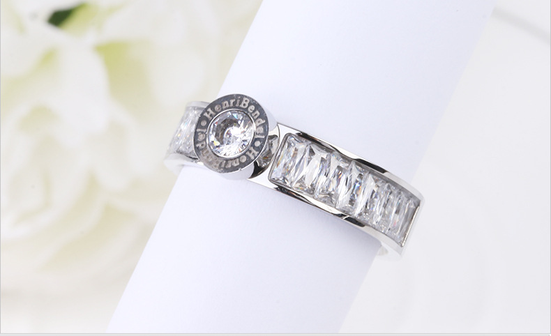 10g Weight Artificial Crystal Inlay Material Rings Classification Elegant Letter Titanium Steel Artificial Crystal Rings In Bulk