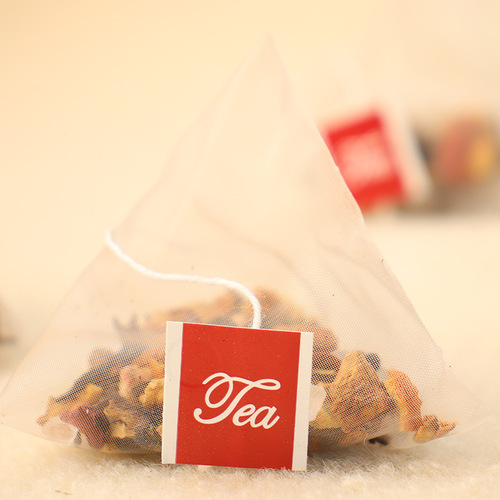 Live streaming e-commerce of Baoding Sour Plum Tea with rock sugar hawthorn triangle package, ready-to-drink sour plum tea ingredients package.