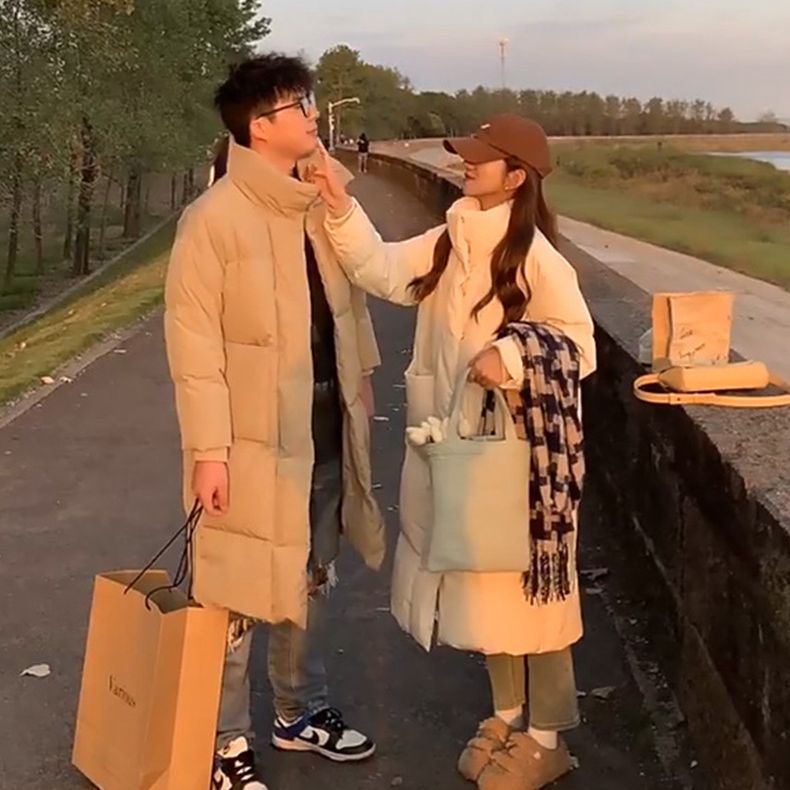 2023 Neue Baumwolljacke für den Winter, heiß verkaufte, übergroße Baumwolljacke mit Nischendesign-Feeling, wattierte Jacke mit verdicktem Mantel, langer Stil_voghion.com