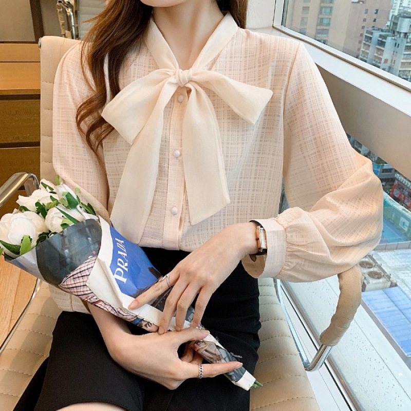 Spring professional elegant shirt with bow