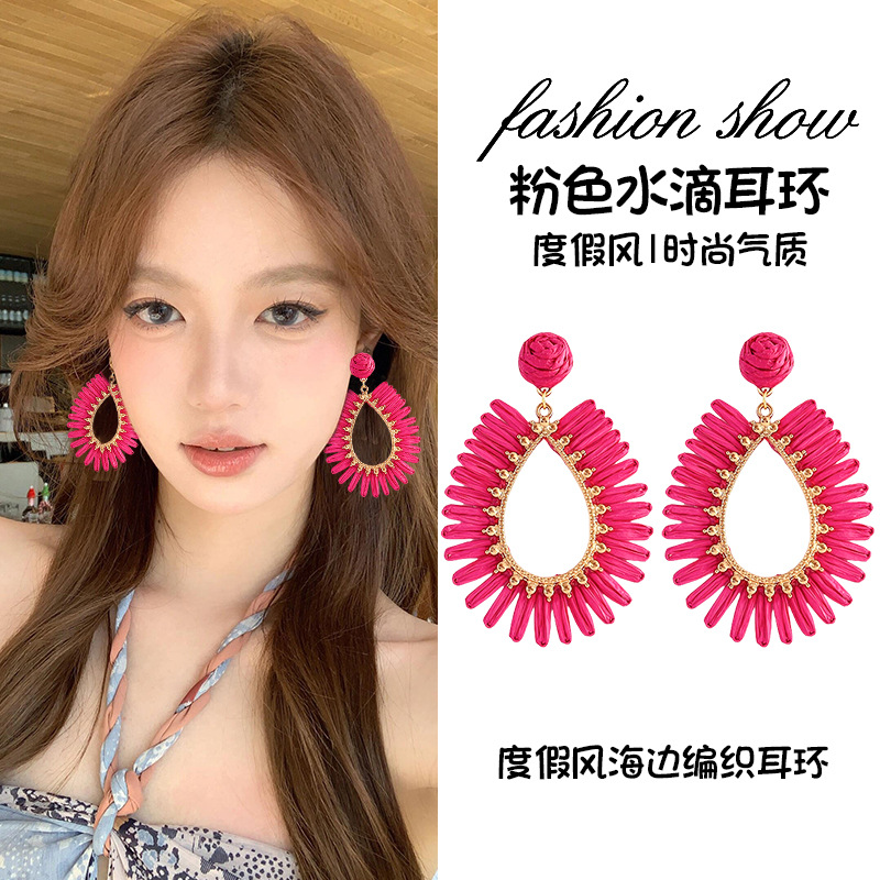 Red straw earrings