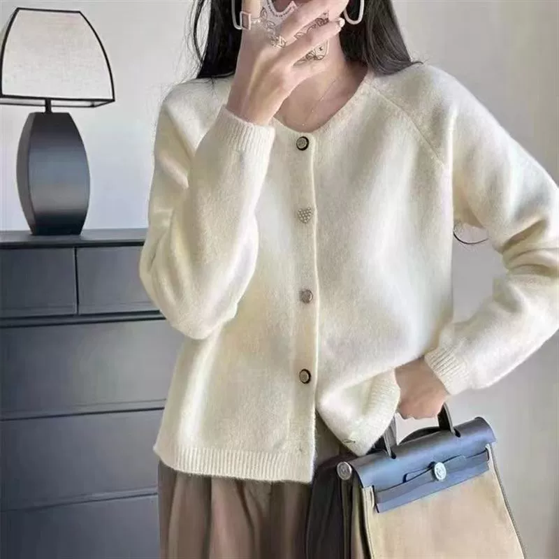 20224 осень и зима новая корейская любовь пряжка дизайн трикотажный кардиган женская свободная мода дикий мягкий клейкий свитер