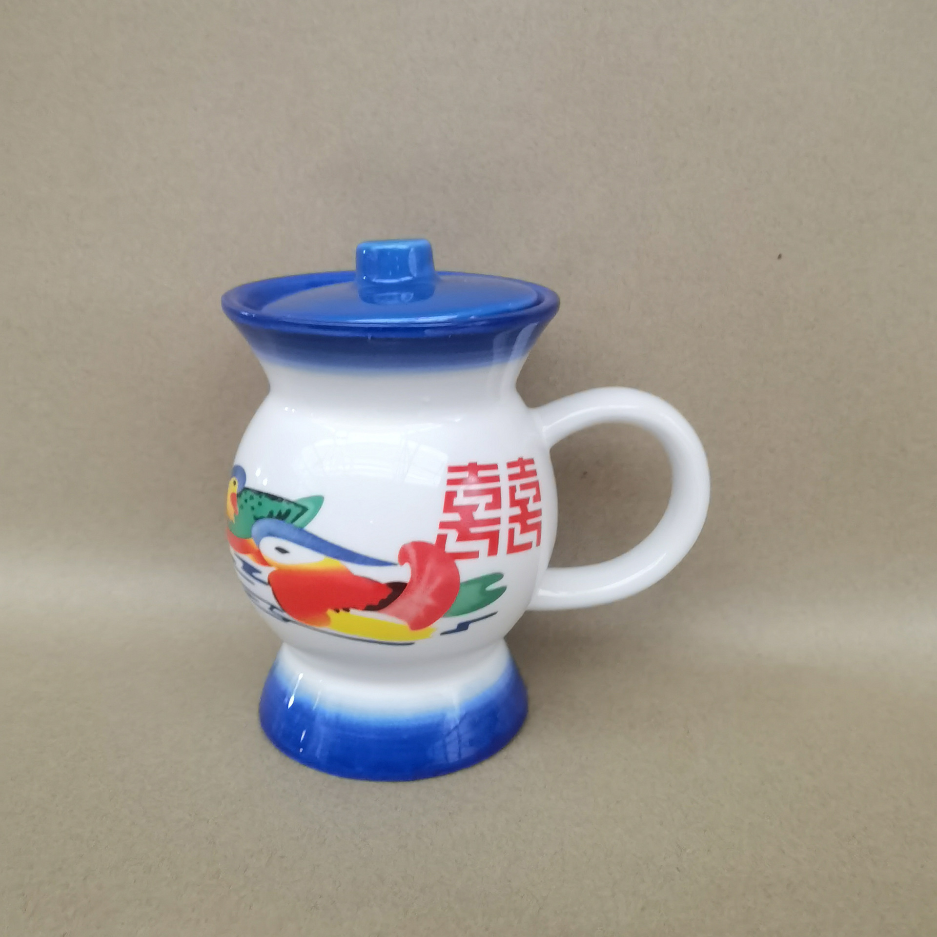 뚜껑이있는 스핏툰 컵 블루