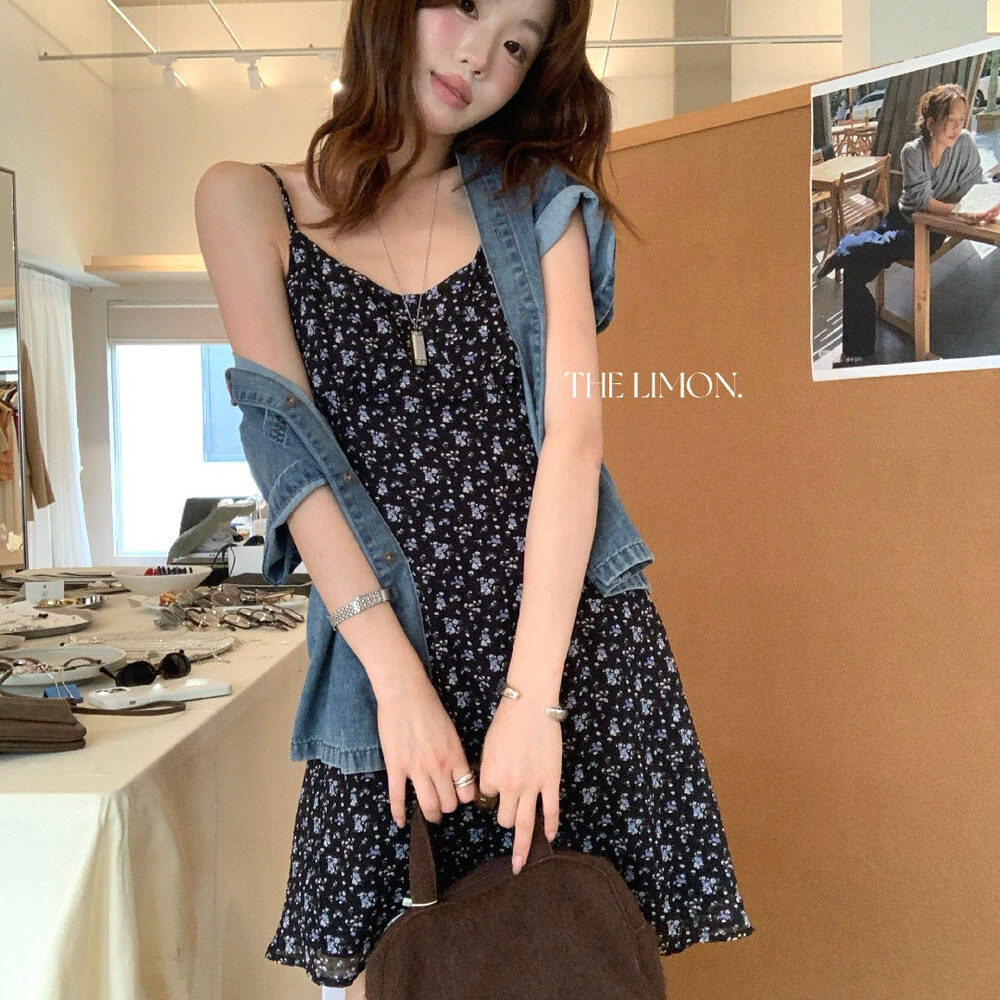 Đầm dây xòe nhẹ họa tiết hoa nhí cổ điển Pháp, eo thon, dáng ngắn mùa hè — màu đen