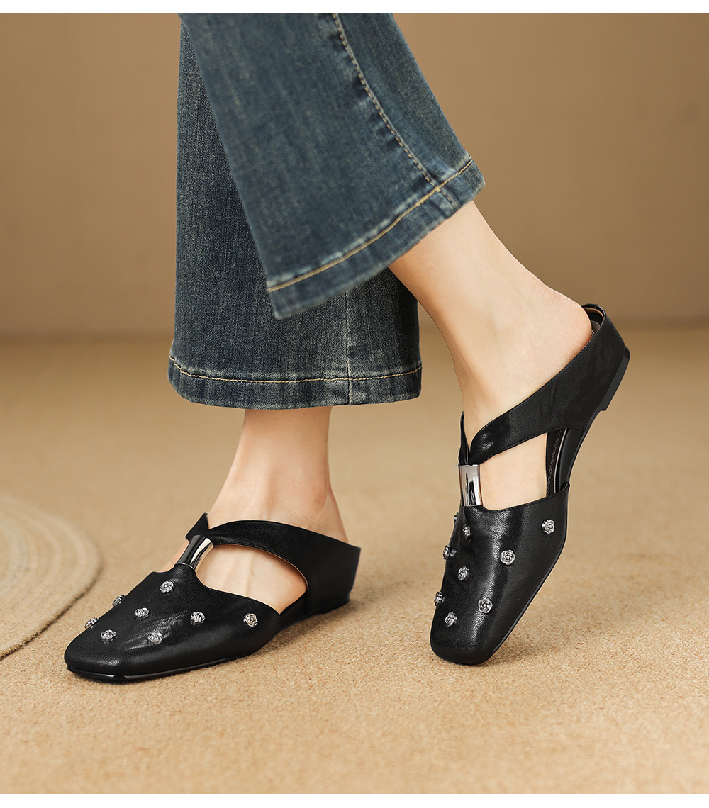 Dép sandal nữ quai chữ V đế bệt da cừu hoa nổi — đen chi tiết 23