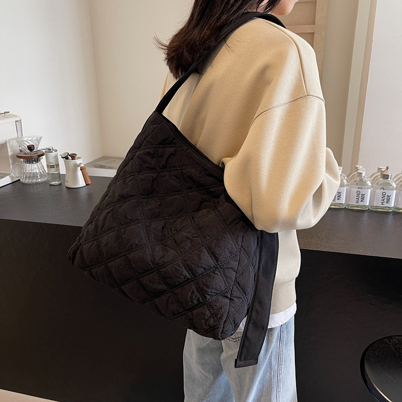 Bolsa de algodón de gran capacidad simple 2024 otoño y invierno nuevo bolso de mujer de viaje al trabajo mochila de tela gruesa