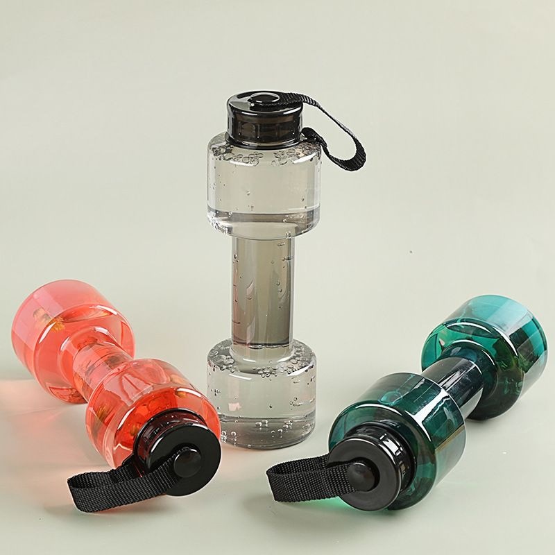Creative outdoor dumbbell water bottle with lid, fitness sports water bottle, plastic personalized water cup for students, 700ML large capacity