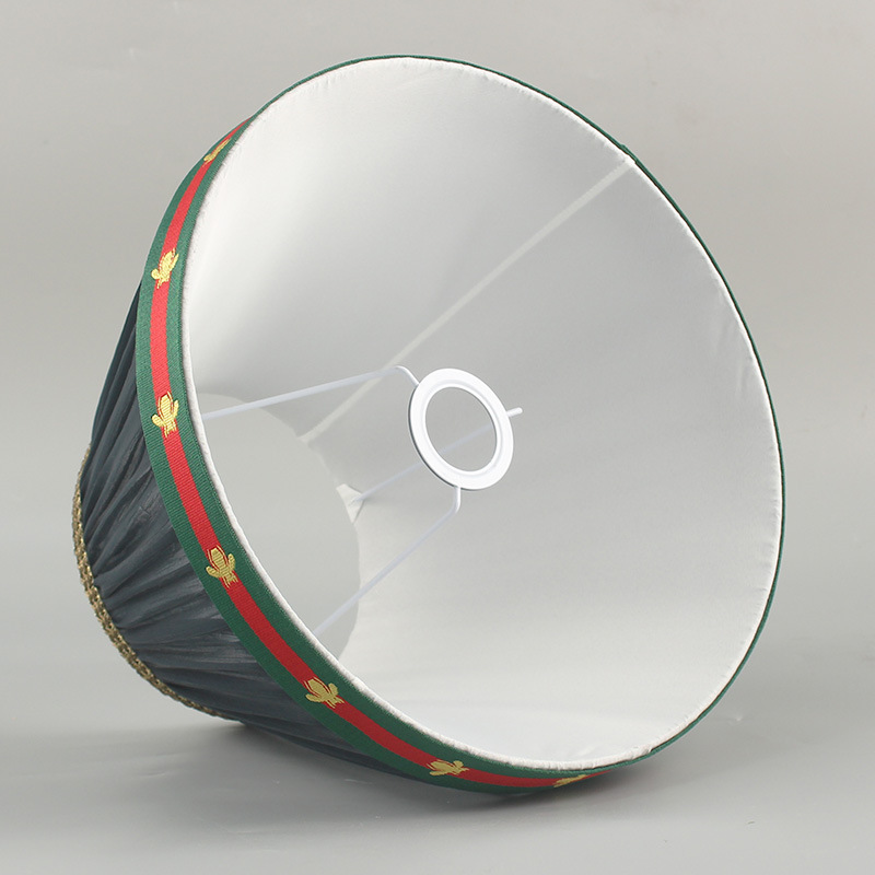 Nueva pantalla de tela de cristal transfronteriza fábrica al por mayor en stock moderno simple accesorios de la lámpara cubierta de la cáscara