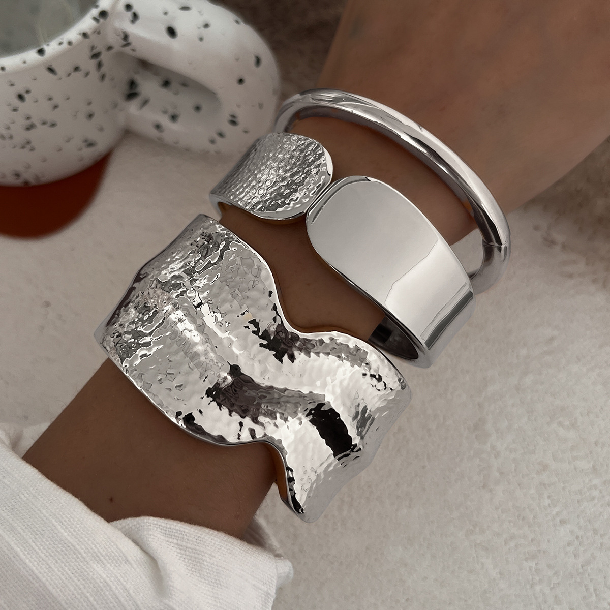 Brazalete de aleación de diseño europeo y americano exagerado de alto nivel de explosión transfronteriza joyería de moda temperamento pulsera de estilo hip-hop