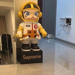 泡マットMollyシリーズ宇宙飛行士がリビングに着地した大型装飾家庭用潮游高颜値置物