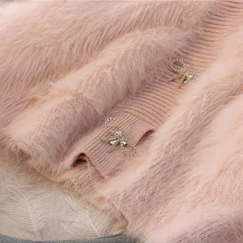 Жакет короткий вязаный (женский), стиль Chanel, оверсайз V-образный вырез, пушистая длинноворсная ткань, осень