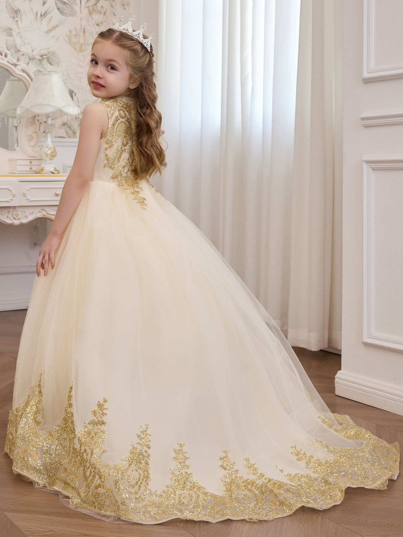 Vestidos de boda transfronterizos europeos y americanos para niñas, vestidos sin mangas para niñas, vestidos de presentación, vestidos de princesa con cola abullonada para niñas de las flores.
