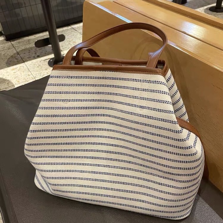 2026 New Korean-Style Niche Large-Capacity Striped Tote Bag, High-End Casual Fashion Versatile Canvas Bag for Commuting