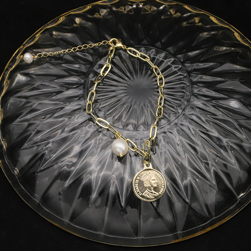 Metal tag bracelet
