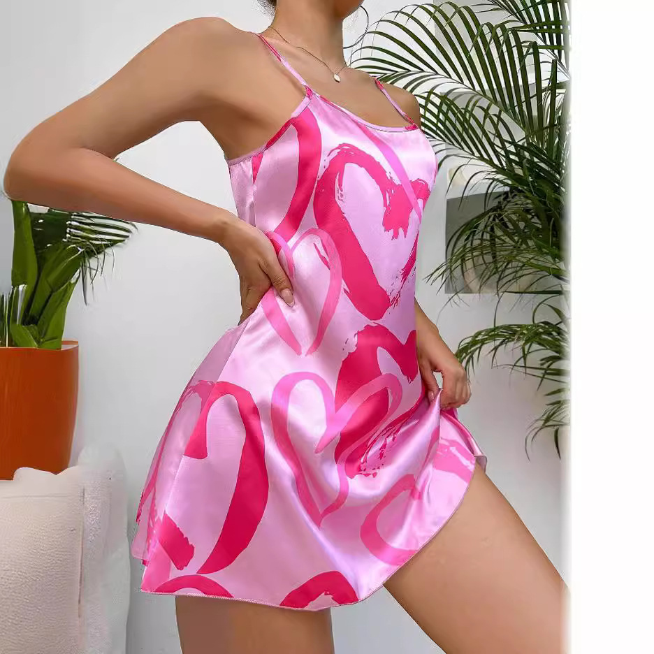 Vestido sexy europeo y americano 2026 de satén con tirantes y espalda descubierta, camisón de imitación de seda, ropa de dormir de verano con forma de corazón, vestido corto, ropa de estar para mujer.