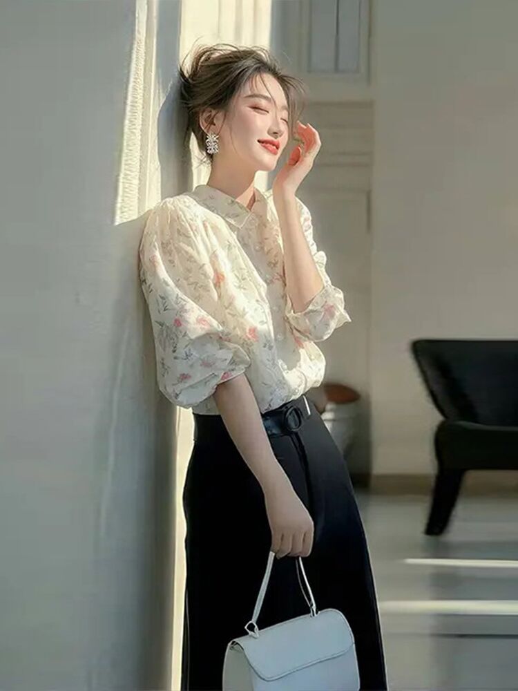 Áo sơ mi nữ cổ Polo họa tiết hoa nhí kiểu Pháp — Hoa hạnh nhân
