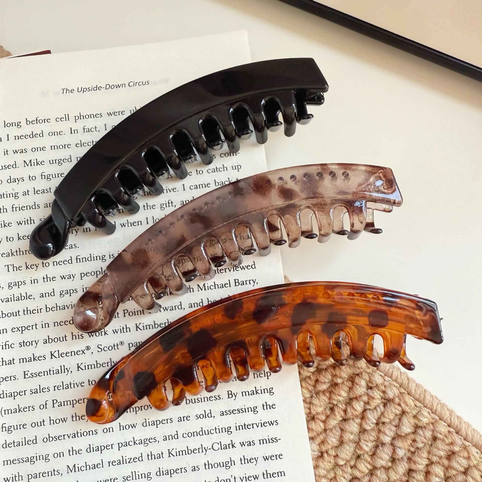 Korean-Style Large Banana Hair Clip for Women with Thick Hair, High Ponytail Vertical Clip, Back of the Head Hairpin, Twist Clip Hair Accessory