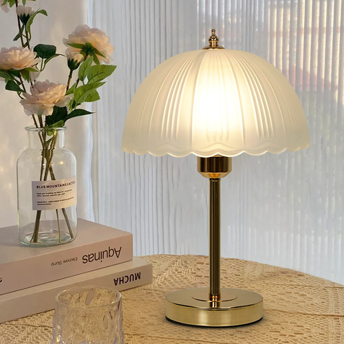 Bedside lamp ins style light luxury high-end wedding everlasting lamp atmosphere decoration charging bedroom crystal petal table lamp