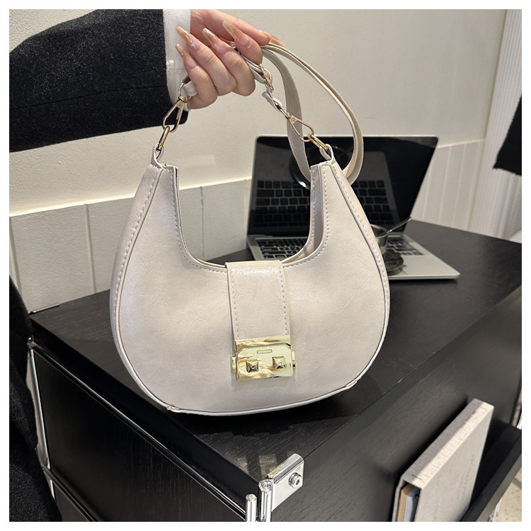 Nuova borsa a tracolla minimalista per donna, versione coreana, borsa sotto le ascelle dolce e straniera, tendenza invernale popolare, borsa da donna a forma di mezzaluna_voghion.com