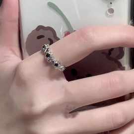 小众设计暗黑风戒指男女宝石镶嵌肌理感情侣对戒高级冷淡风食指戒