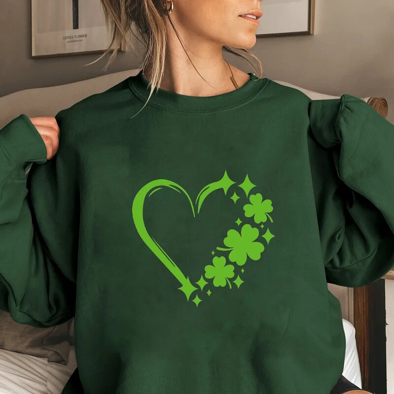 Autumn and Winter Crew Neck Sweatshirt, Crew Neck Sweatshirt with Heart-Shaped Shamrock St. Patrick's Day Pattern, Street Style