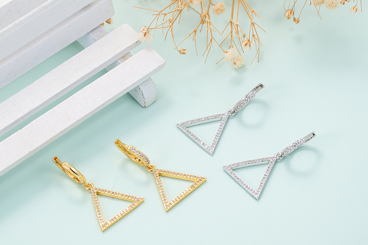 4g Weight Zircon Inlay Material Earrings Classification Fashion Diamond-studded Zircon Geometric Triangle Earrings