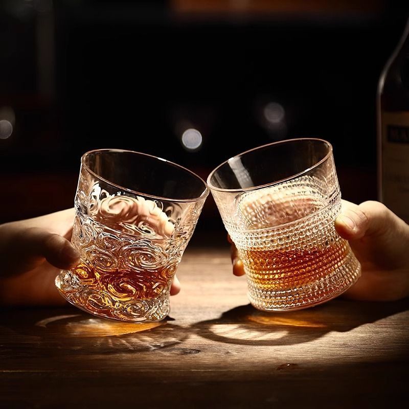 ウイスキー杯水晶ガラスヨーロッパ式の強い杯はビールの杯のガラスのコップのバーの洋式の杯の酒の器具を厚くします。|undefined