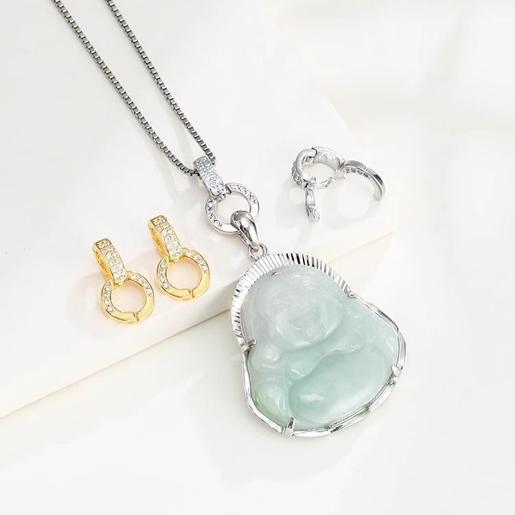 Universal necklace