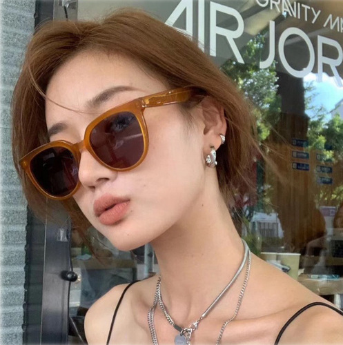 Internet celebrity street photography sunglasses men's  new small red book sunglasses women's retro milk tea Korean all-match sunglasses