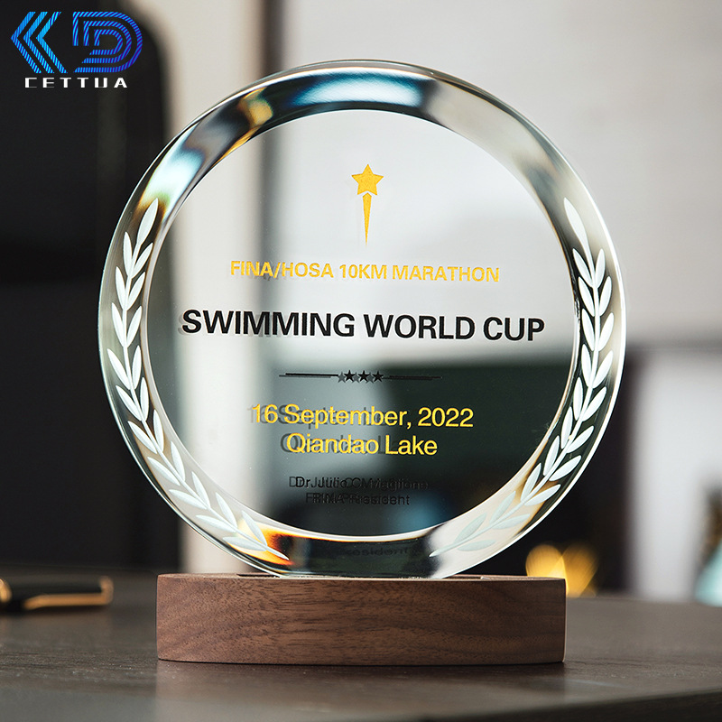 Trofeo de cristal de alta gama personalizado creativo nuevo premio anual excelente equipo de empleados proveedor medalla souvenirs