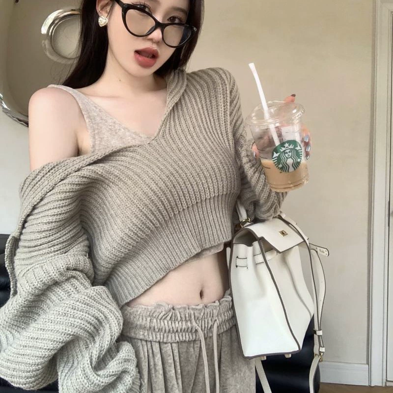 Женский укороченный свитер в гонконгском стиле, новинка весны-осени 2025, свободный и повседневный топ с длинным рукавом в нишевом стиле.