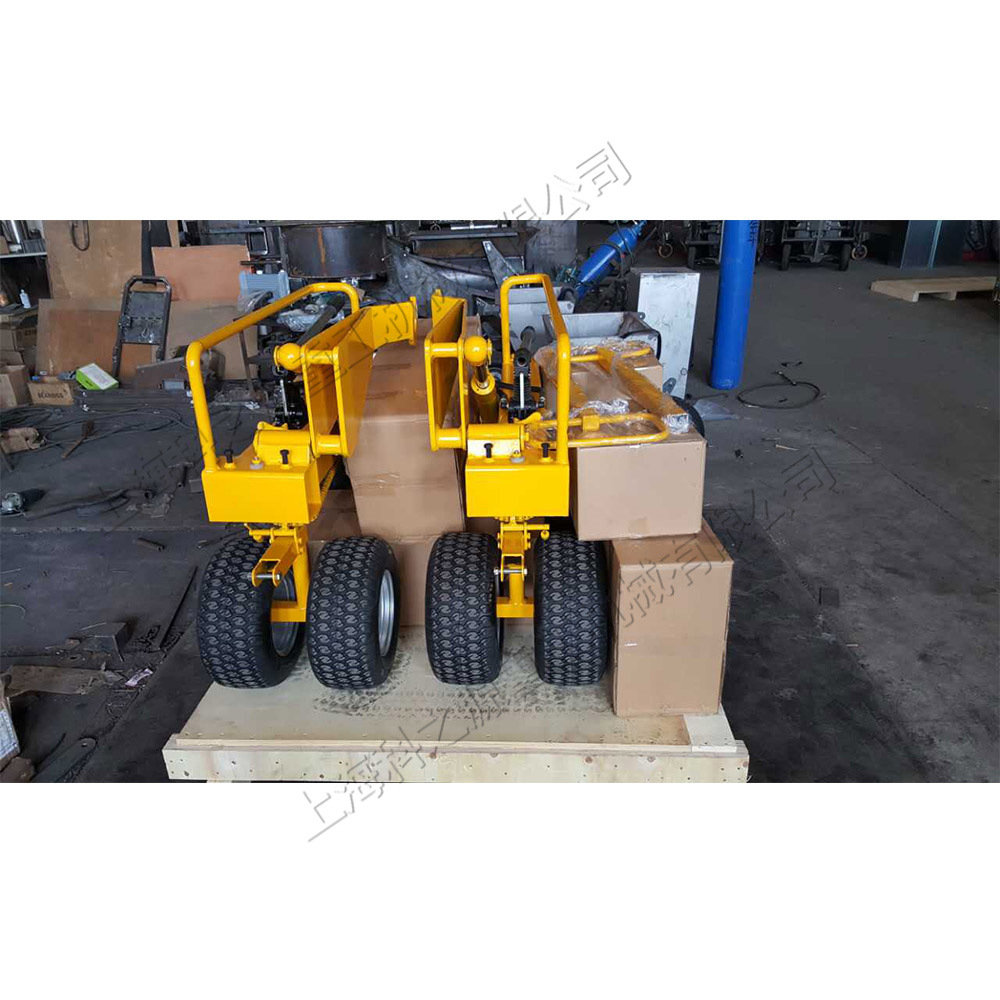 小型人造草坪运输机 液压升降草地搬运机 四轮手动泵草卷输送机