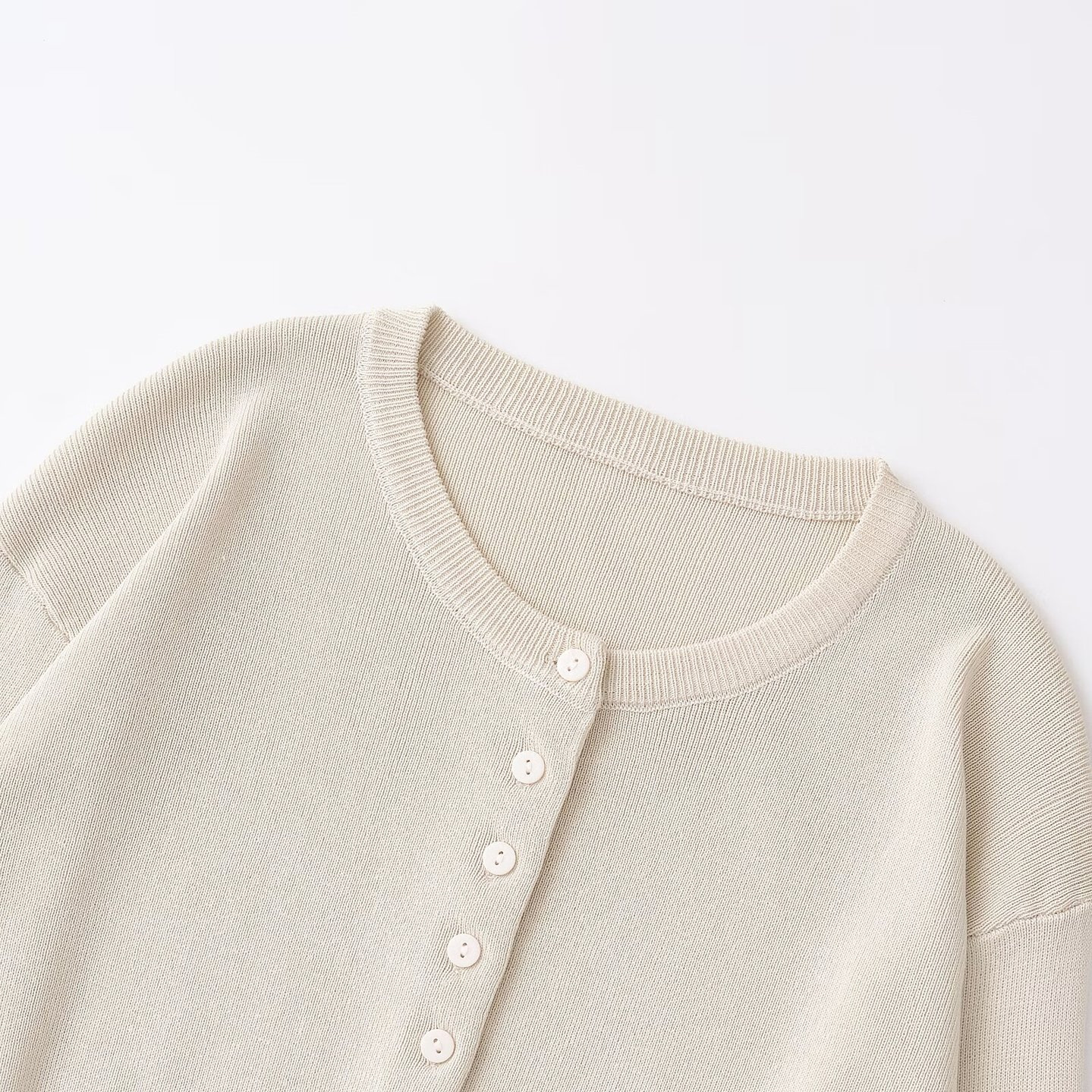 MYST ZA 여성의 2024 가을과 겨울 새로운 패션 간단한 둥근 목 긴 소매 버클 플랫 바늘 코트 2142114