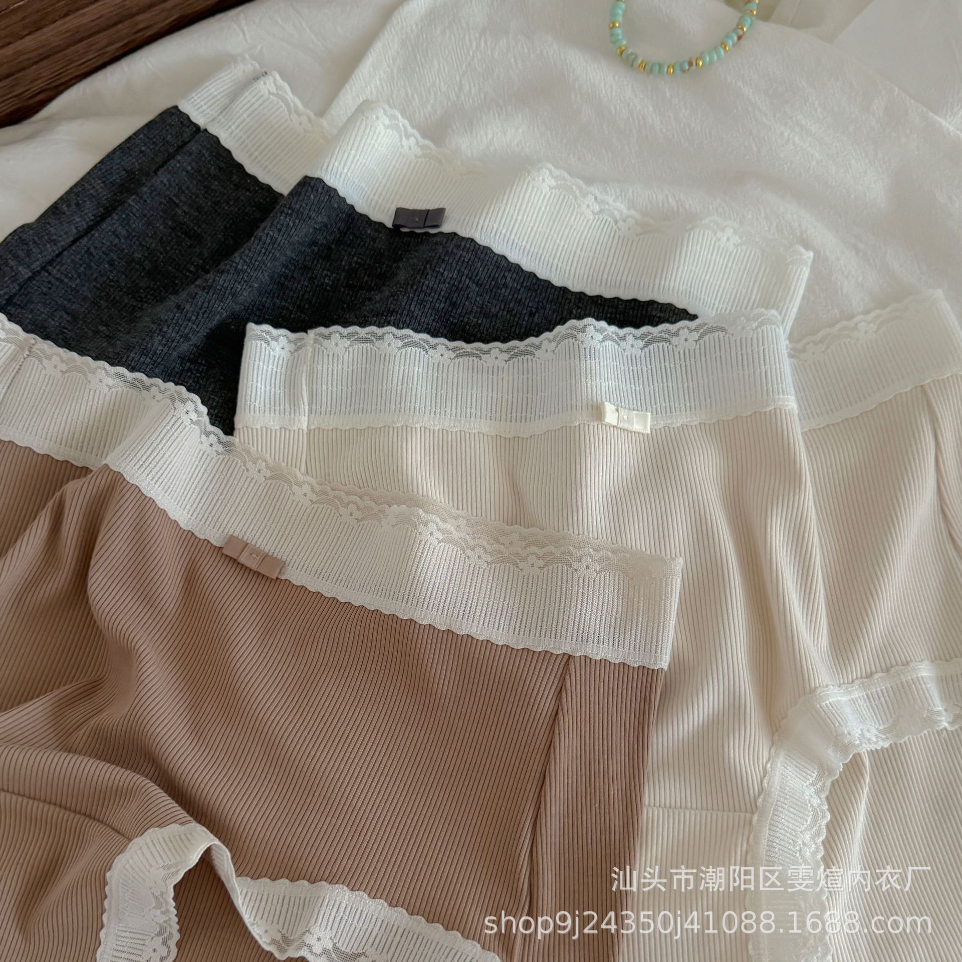 Xiaolan Skirt New Style R032 Breathable Cotton Bottom French Lace Edge Screw Thread Girl Shorts Mid-Waist Butterfly Briefs