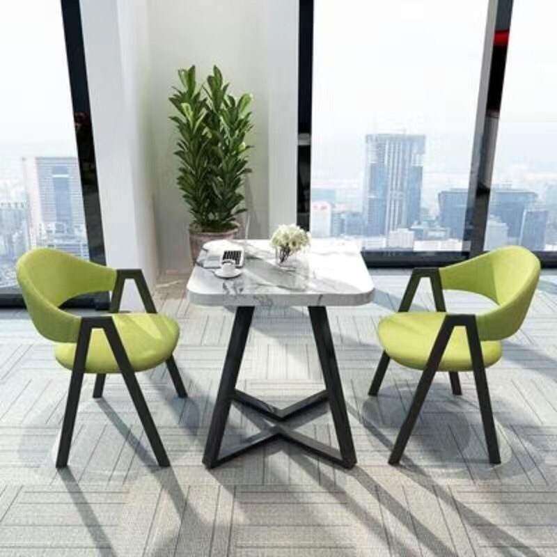 두꺼운 V다리가 있는 인조대리석 사각테이블 - 녹색천