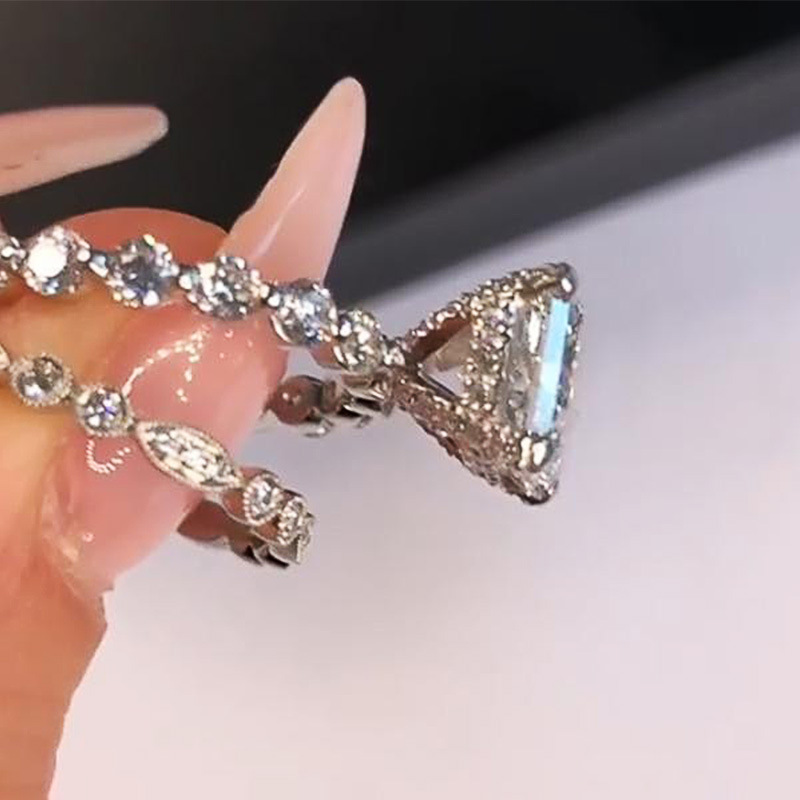 Set di anelli minimalisti impilabili con zirconia per donna_voghion.com