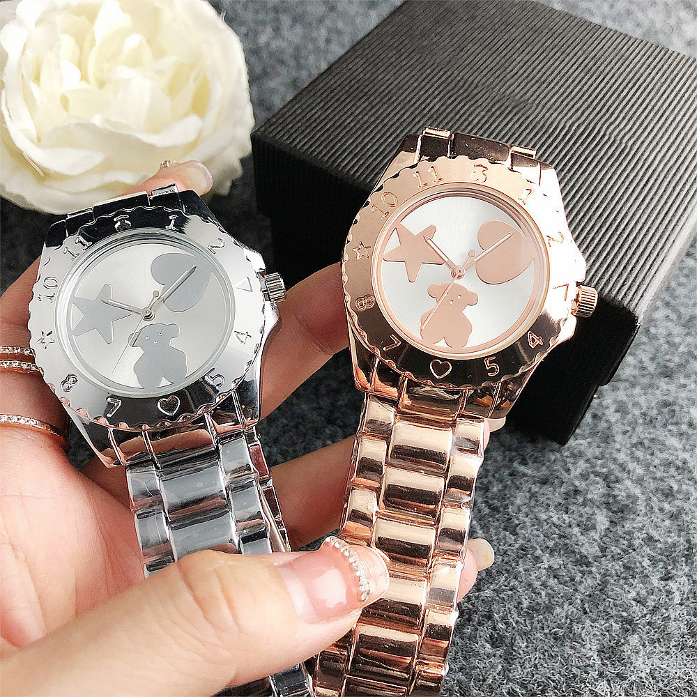 Dames horloge met peach beer motief en elegant design_voghion.com