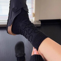 春と秋の凹凸の泡の靴下の女性の中筒の四季の綿の靴下insは反織の立体の復古の中筒の透かし彫りのファッションの靴下の純色を編みます。