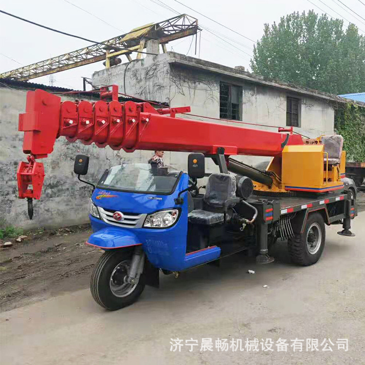 多用途三轮吊车厂 时风液压三轮随车吊 园林绿化随车吊价格